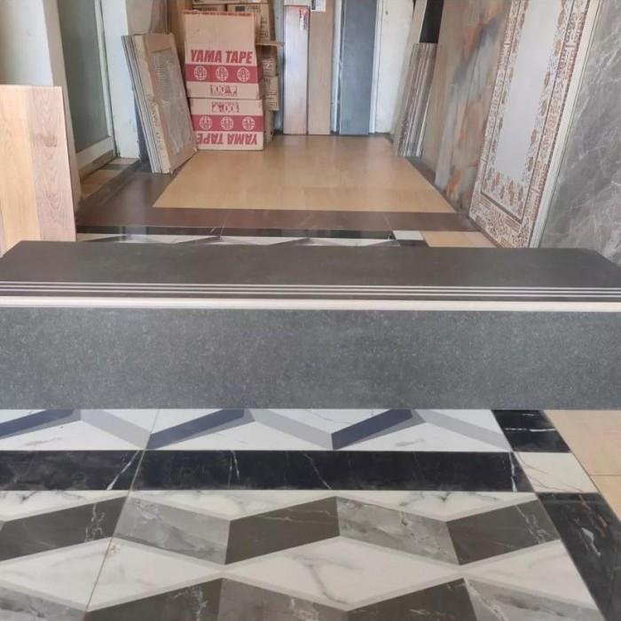 Granit anak tangga hitam doff ukuran 30x100+20x100 custom ukuran