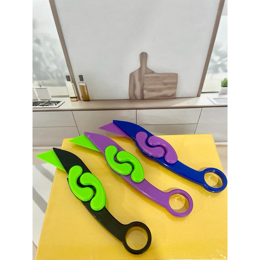 Makinlaris- 015 MAINAN KARAMBIT BESAR / SENJATA NARUTO DAN NINJA