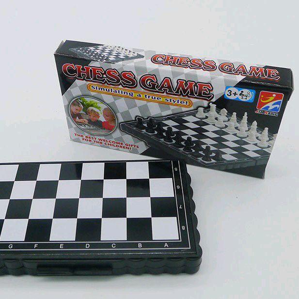 Papan Catur / Chessboard Lipat Portabel Mini Plastik Dengan Magnet