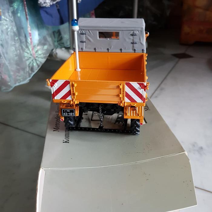 Schuco Mercedes Benz Unimog 401 Classic Collection