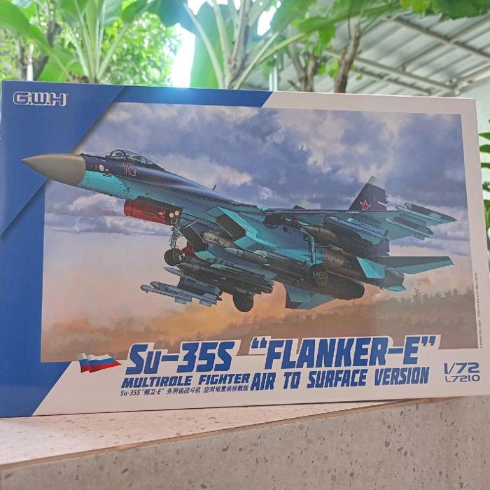Model kit GWH 1/72 Su35 Flanker