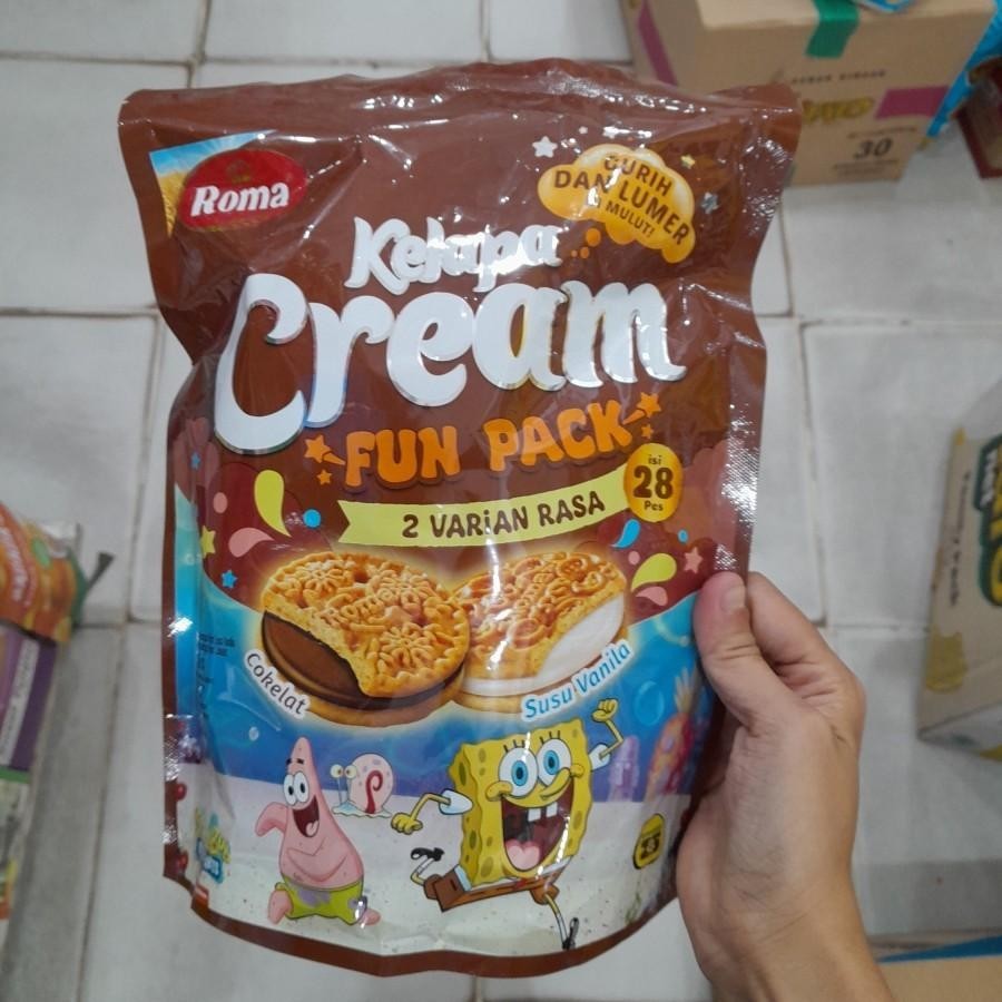 Roma Kelapa Cream Fun Pack Biscuit Sandwich Krim 2 Rasa Coklat Dan Vanilla ( 28pcs )