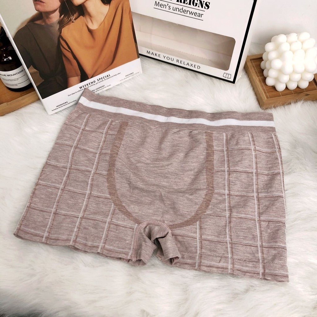 W242 Boxer Pria Celana Dalam Yang Nyaman Seamless Boxer High Quality CD Pria (Set Kotak 4Pcs)