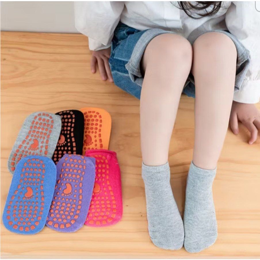 LV136 Kids Gel Anti Slip Socks/ Kaos Kaki Anak High Quality | BsM
