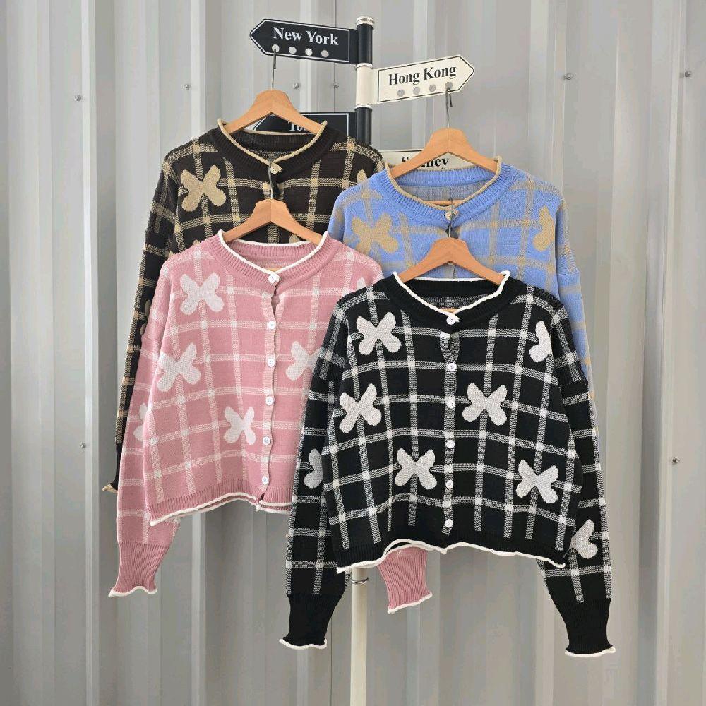 CLARISE OUTER CARDIGAN WANITA KNITWEAR CASUAL Dengan Desain Kotak-Kotak dan Motif Kupu-Kupu untuk Ta