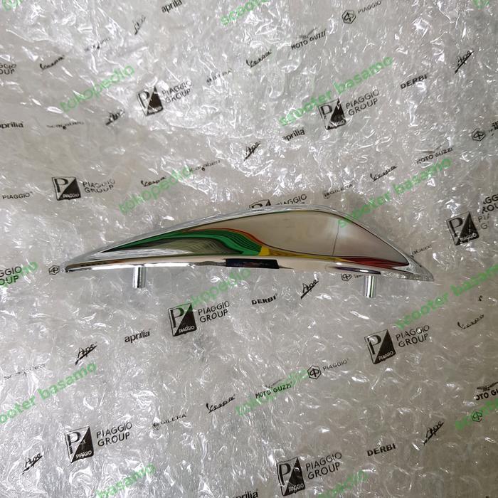 Jengger Spakbor Depan Vespa Primavera ABS SAW27