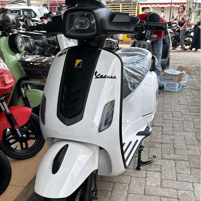 GODA VENUS GD-270 NEW MOTOR LISTRIK MODEL VESPA TERBARU DARI GODA GD270 - PUTIH, KARGO