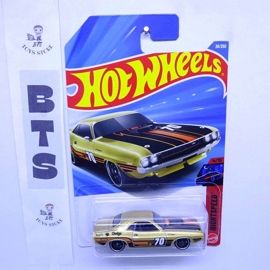Hot Wheels 70 Dodge Hemi Challenger Gold