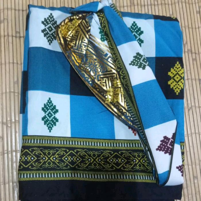 Set sarung kotak dan udeng jadi /set pakaian Bali /oleh oleh Bali Motif - biru muda  Original