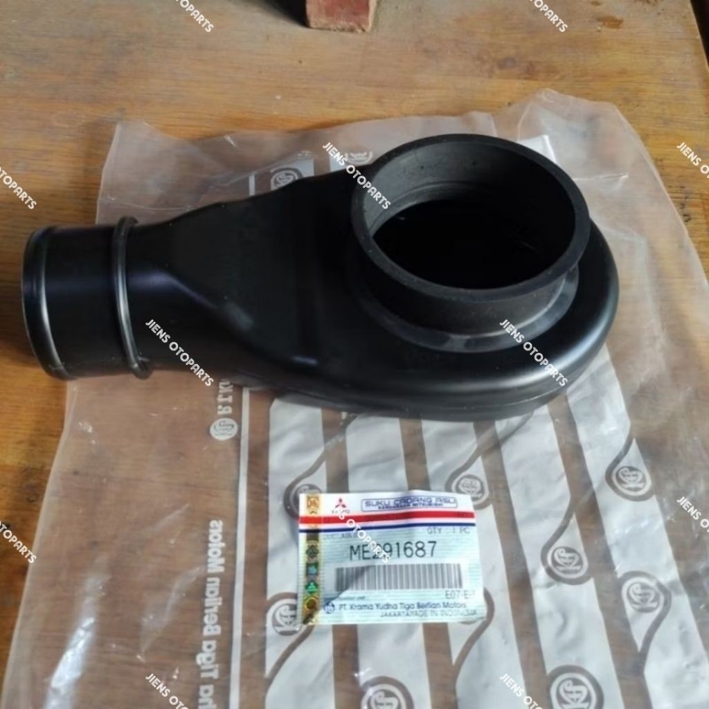 ME291687 - TUTUP RUMAH FILTER UDARA/SELANG UDARA BAGIAN ATAS CANTER ORIGINAL - ME291687