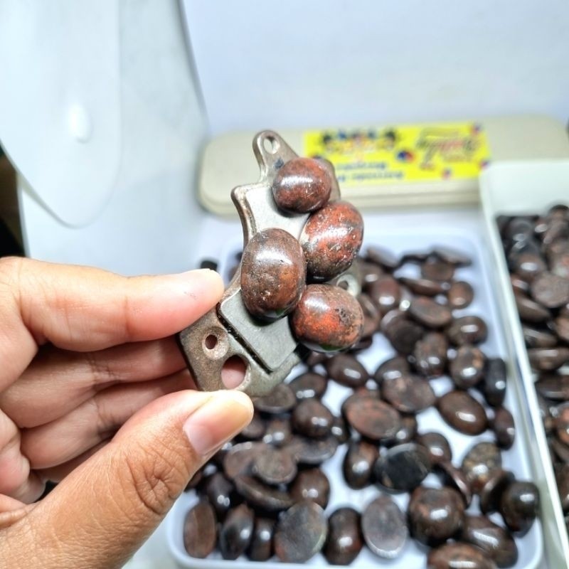 batu akik badar besi merah, bisa nempel magnet asli natural