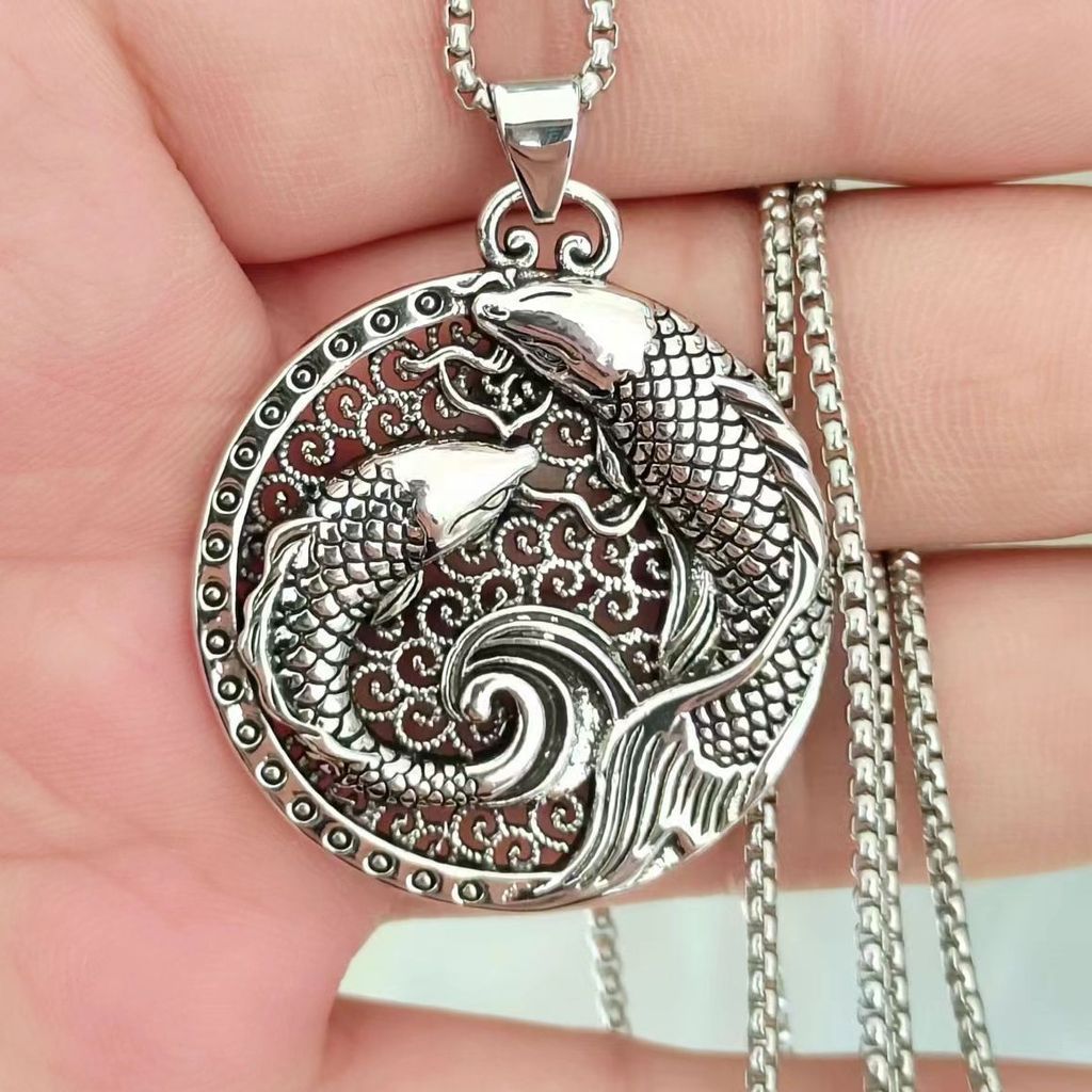 Koi ganda baru Chiba semoga sukses liontin Pisces bermain di kalung perak air