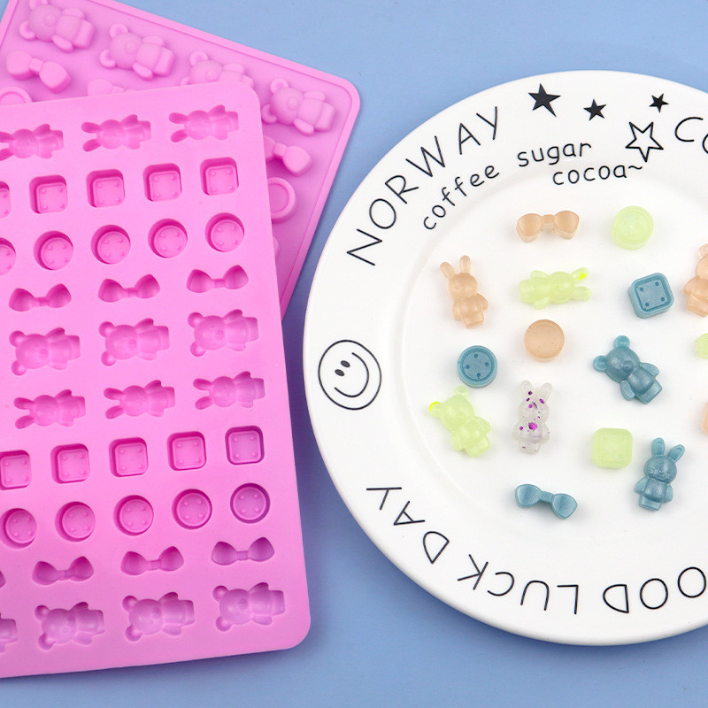 48-button bear silicone gummy mold, ocolate mold, animal. Fire paint wax stanng mold