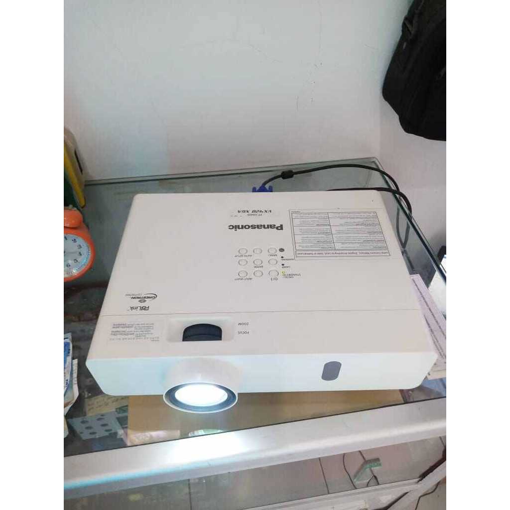 proyektor panasonic ptvx420 4500 lumens LCD projector