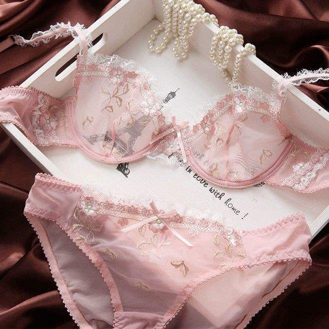 [Miss Lace]Set bra manis dan nyaman, model tipis, dada besar, spons kecil, cup penuh