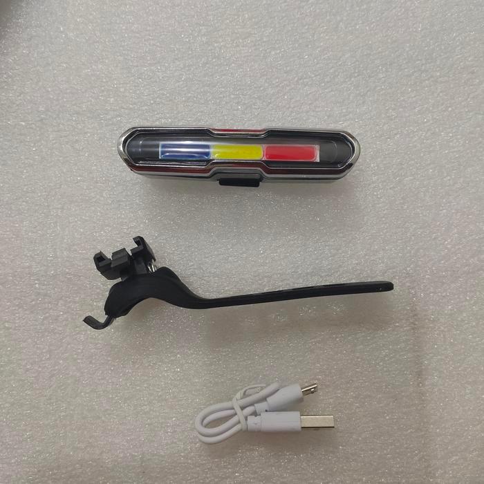 Lampu depan atau belakang sepeda USB polisi strobo