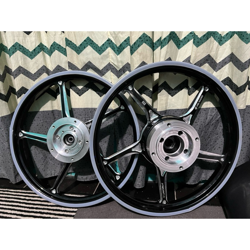 Velg VND AK55/Delkevic Ring17 PNP ADV160/PCX160/150 ABS/CBS