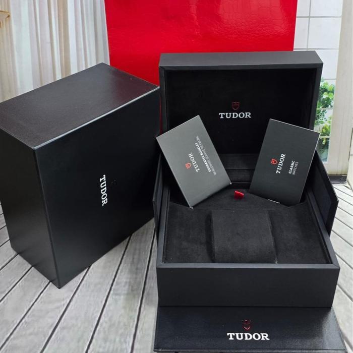 Kotak box jam tangan merk Tudor Watch model Original fullset