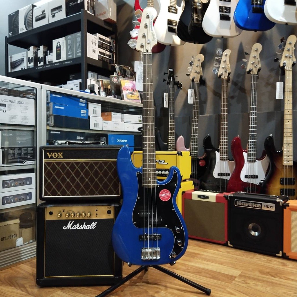Squier Affinity Series Precision PJ Bass Guitar, Laurel FB, Lake Placid Blue