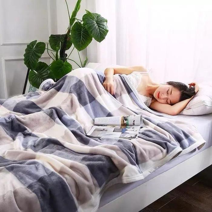 Selimut Dewasa Bulu Halus 180x200 Motif Termurah Berkualitas - Kotak