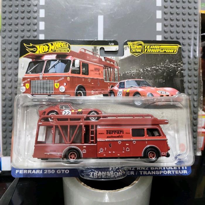 HOT WHEELS TEAM TRANSPORT FERRARI 250 GTO x Fiat 642 RN2 Bartoletti Transporter