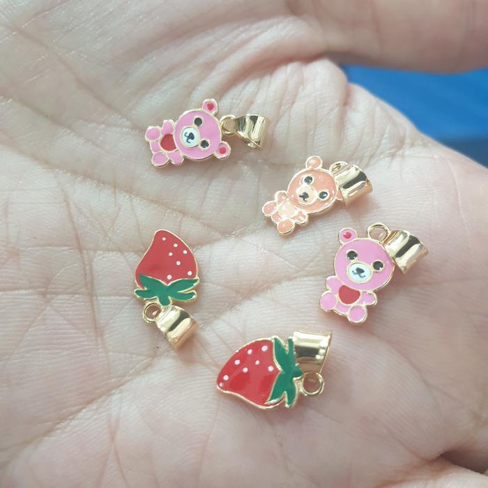 liontin bandul kalung anak boneka karakter stroberi emas  375 8k