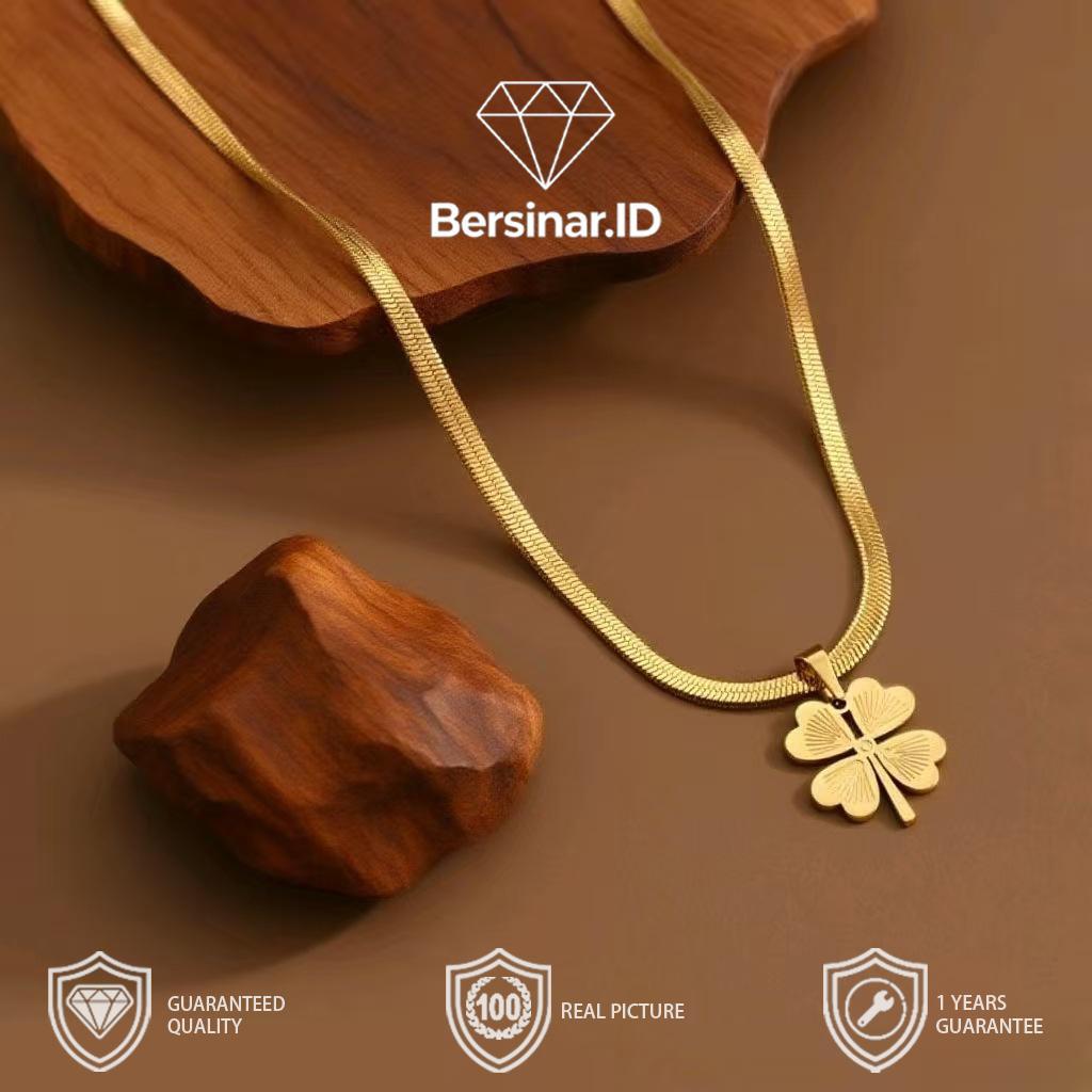 Kalung Lapis Emas 18k Kalung Wanita Baja Motif Semanggi Empat Daun Tidak Luntur Kalung Clavicle Gaya