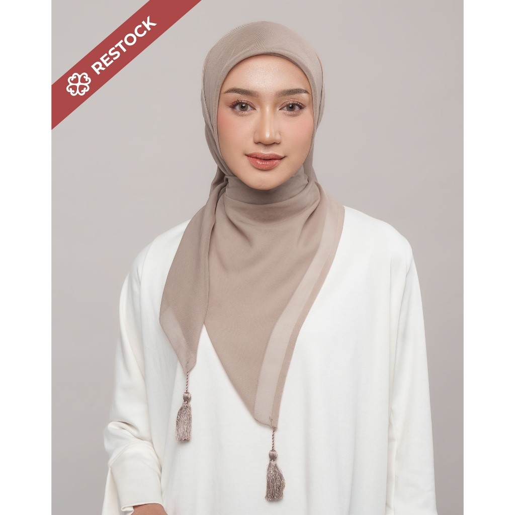 JH67TY napocut Hijab - Plain Tassel - Hijab Segiempat Paris Jepang Premium Ronce Brown Series 115 x 