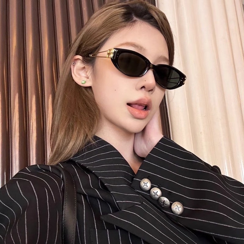 Kacamata Wanita Gaya Retro Oval Kekinian Kaca mata Anti Silau Cahaya Matahari