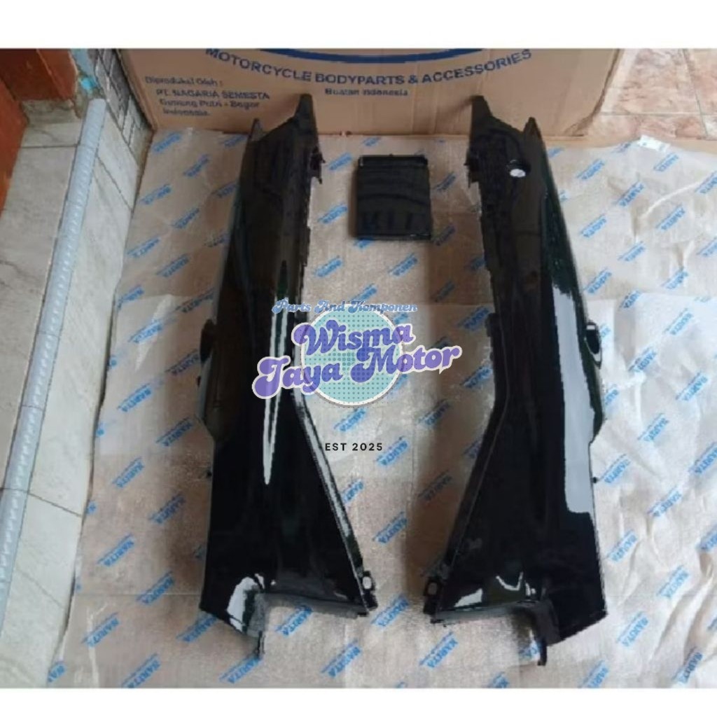 COVER BODI BELAKANG YAMAHA FORCE ONE / CRYPTON HITAM GLOSSY