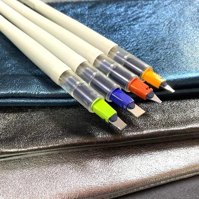 pilot parallel pen / pilot calligraphy pen / parallel pen / pena - Merah