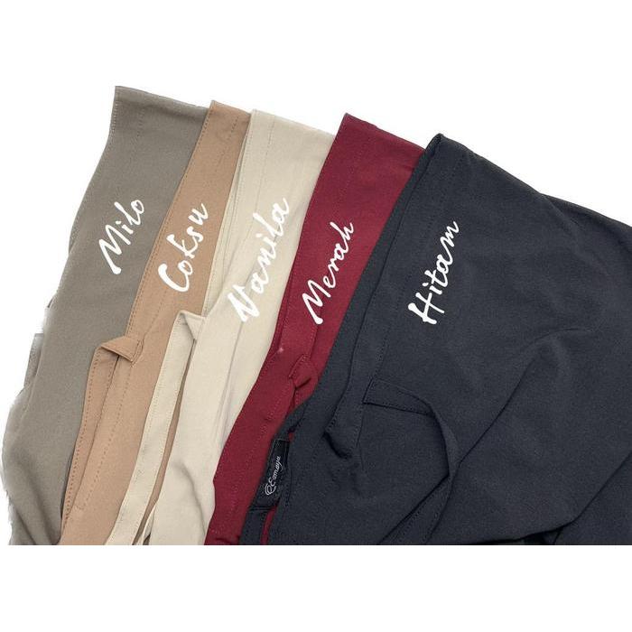 Jilbab Bergo Instan Polos by Ezmaya ( Free Pouch + Konektor) - Hitam