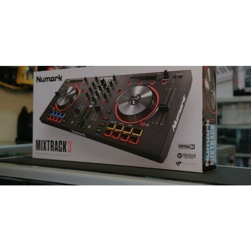 DJ Numark Mixtrack Pro 3