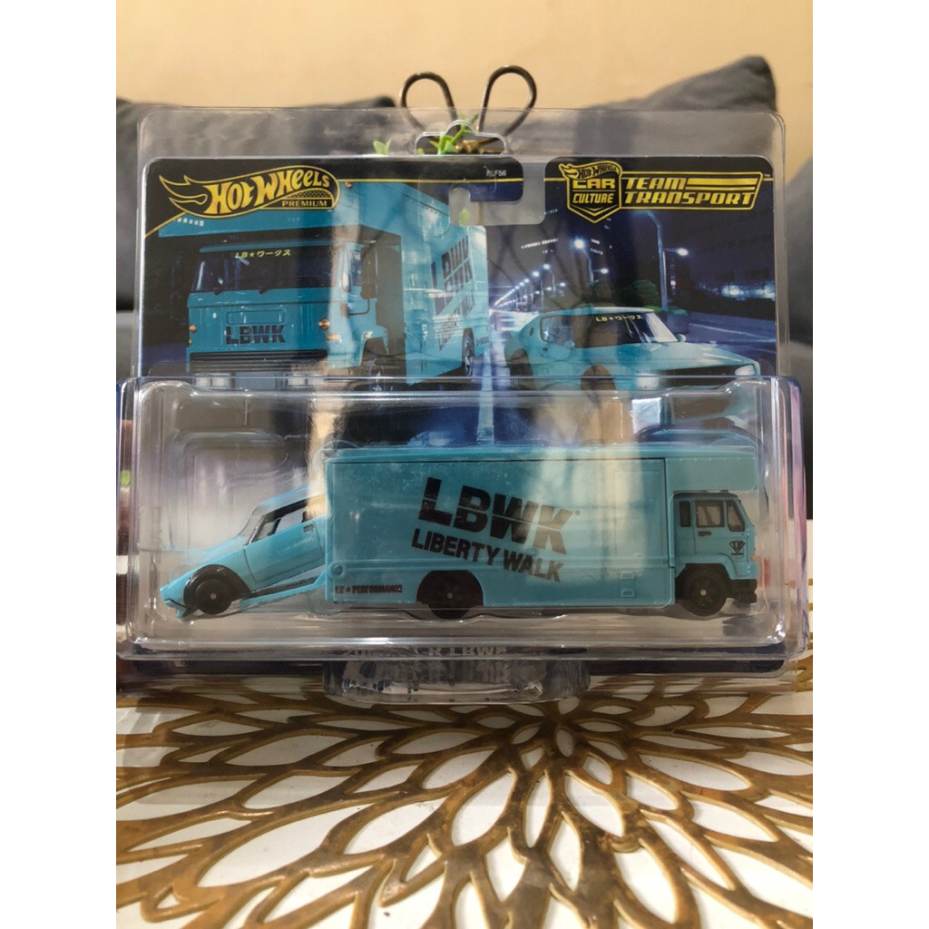 Hot Wheels Team Transport Nissan Skyline 2000Gt-R Lbwk