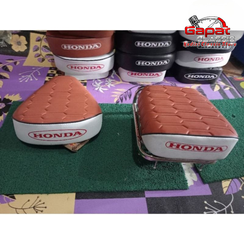JOK PISAH HONDA C70 C50 COKLAT PUTIH