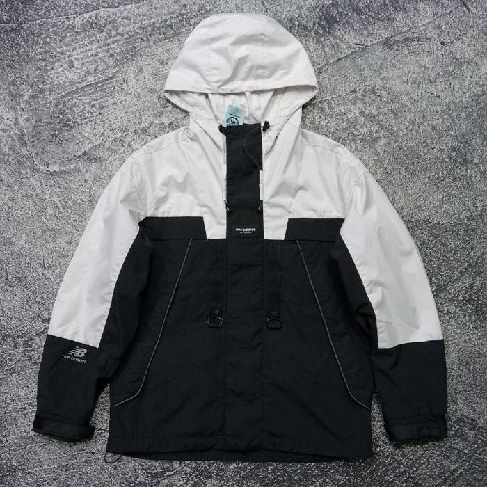 Jaket outdoor gopcore NEW BALANCE ALL TERRAIN waterproof casual bagus size L