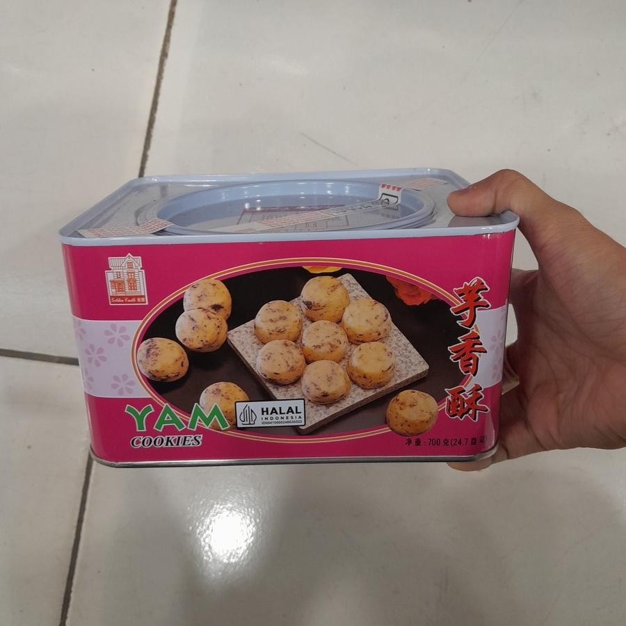 Golden Castle Yam Cookies Biscuit Kukis Vegetarian Kaleng 700gr