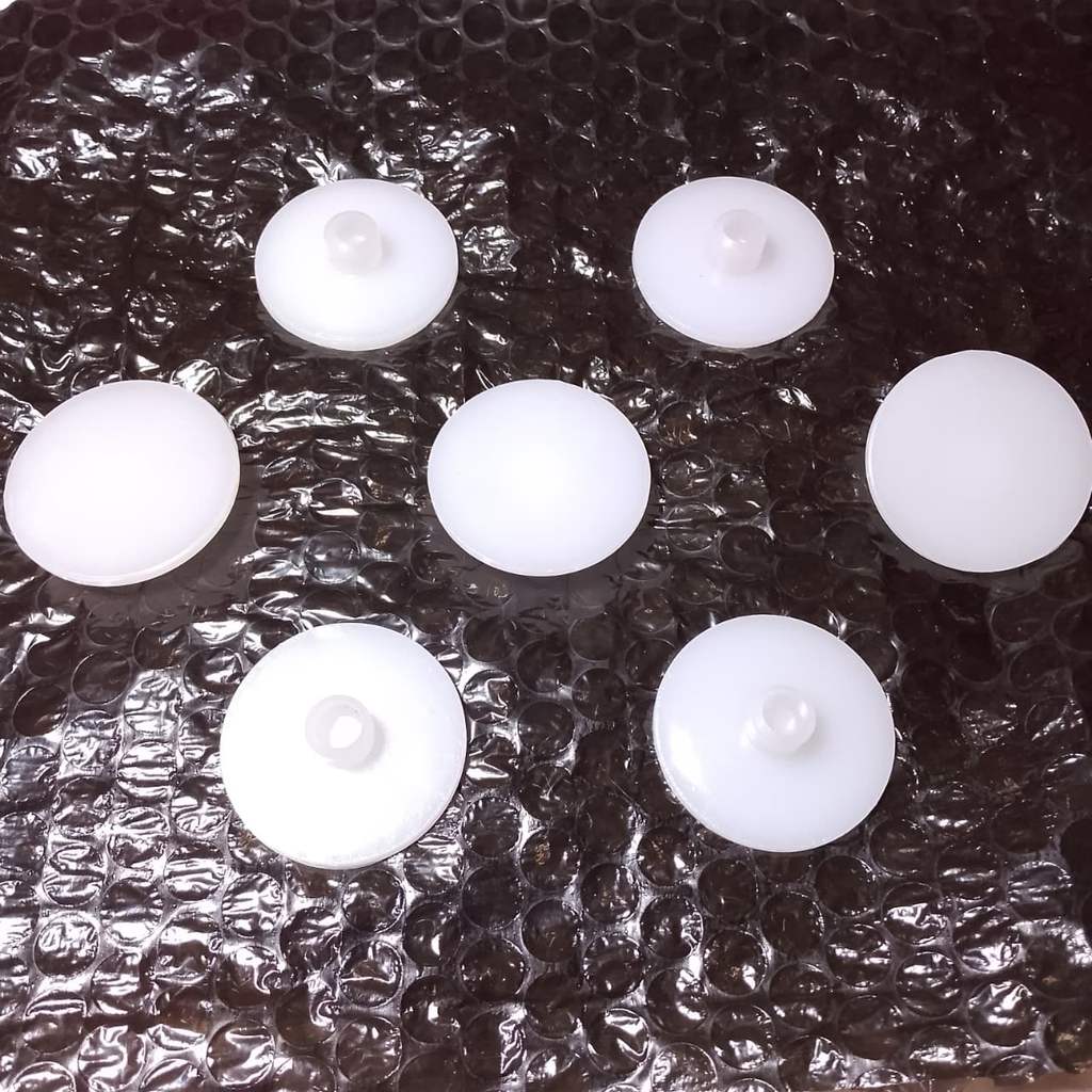 plastik tatakan atau ganjalan per daun belakang CARRY, FUTURA, COLT T, L300 serta semua mobil yang p