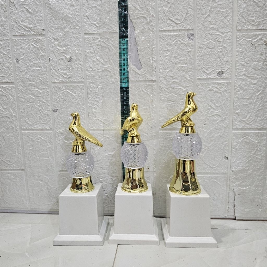 trophy Piala 224 kristal burung merpati 1 set