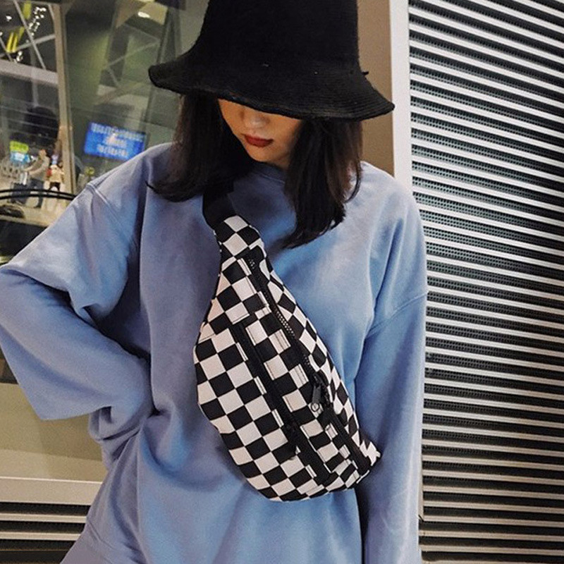 Tas Pinggang Kotak-kotak Hitam dan Putih Tas Selempang Kecil Tas Dada Kanvas Ritsleting Ganda