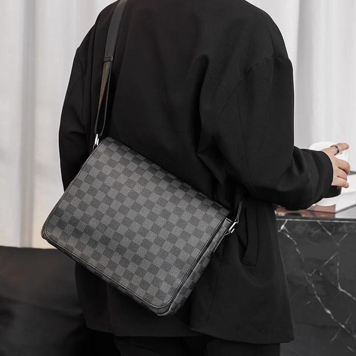 Leather Concept JONATHAN Tas Selempang Kulit Unisex Tas Kulit Premium Quality Pria - Kotak Kotak