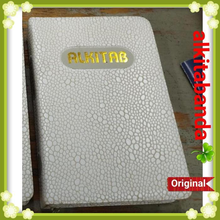 Alkitab Kristen Terjemahan Baru Edisi 1. LAI TB1. Ukuran Besar / Sedang / Kecil / Saku. TB1 064 SL /