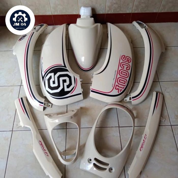 Cover body full halus motor honda scoopy fi 2014-2015-2016 plus striping warna cream
