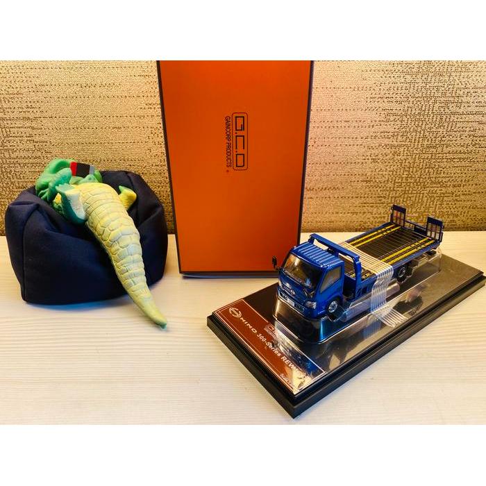 GCD 1:64 Hino Flatbed Full move Blue