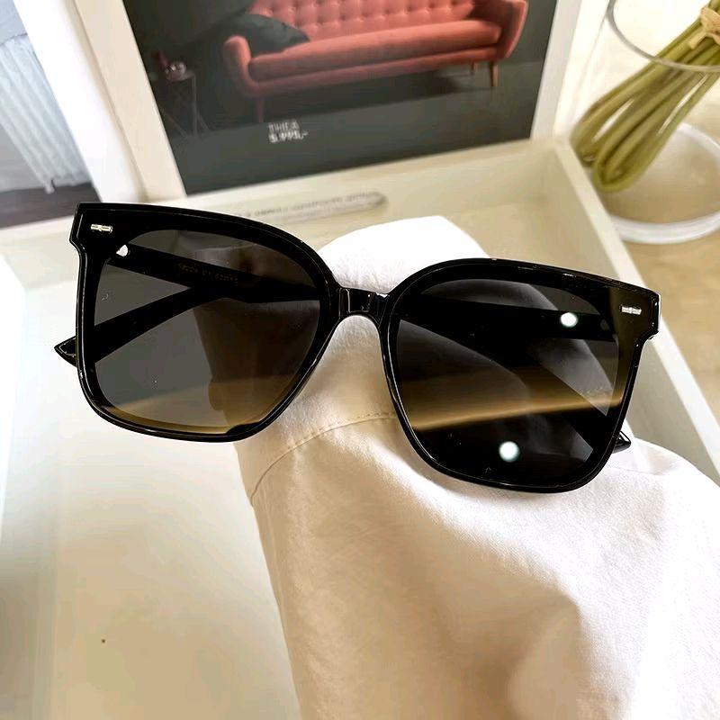 KacaMata Hitam Oversize Strip Pria Wanita Fashion Sunglasses