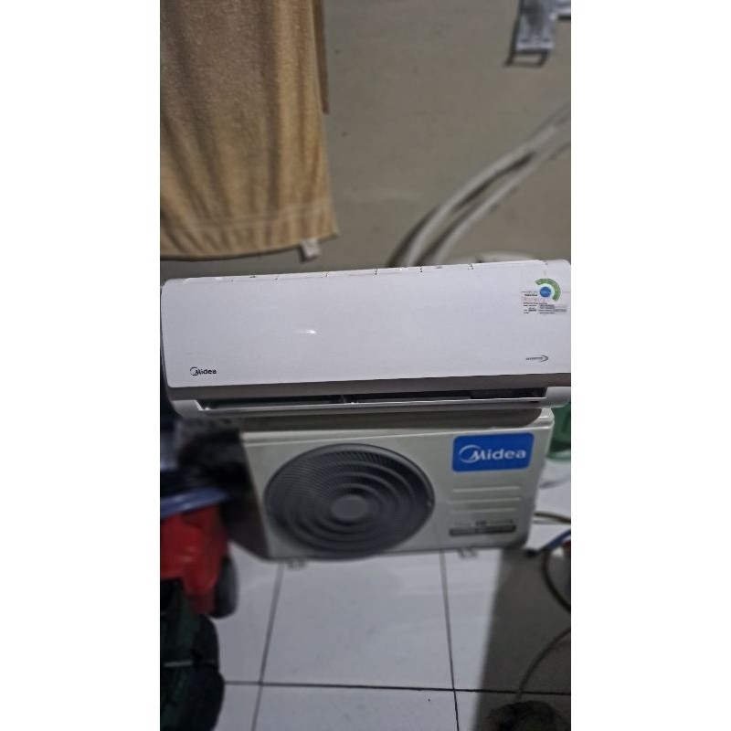 AC SECOND MIDEA 1PK INVERTER +PASANG