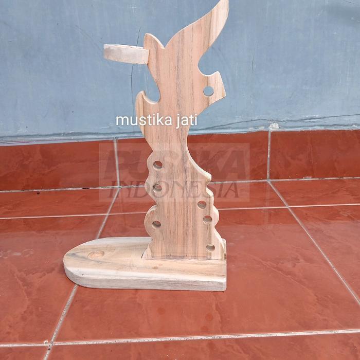 blawong duduk tempat pusaka Kayu