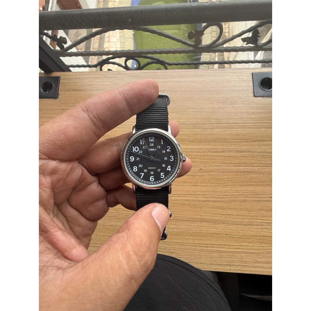 Timex Weekender Slip-Thru T2N647 Indiglo Black Dial Black Nylon Strap ORIGINAL