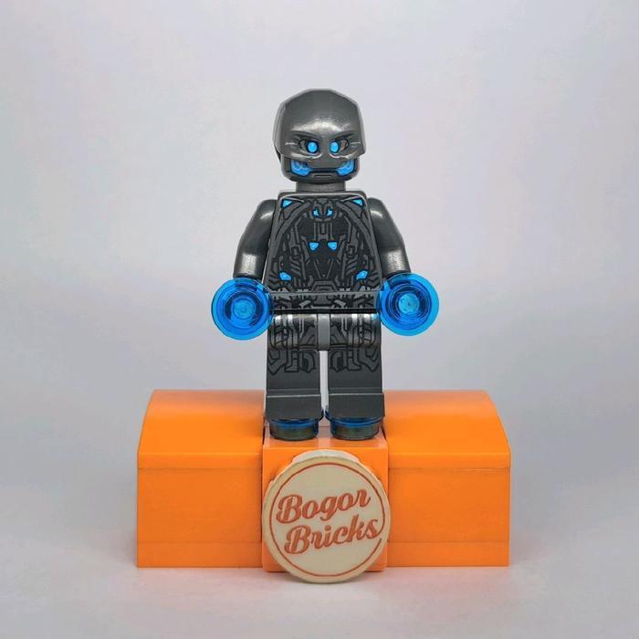 Lego Minifigure Ultron Sentry Officer RESTRO