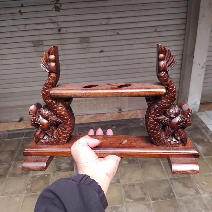 Jagrak tempat keris patrem kayu jati Isi 2 keris ukuran kecilUkiran naga EA3423